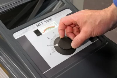 Прибор проверки и регулировки света фар MAHA MLT 1000 на роликах