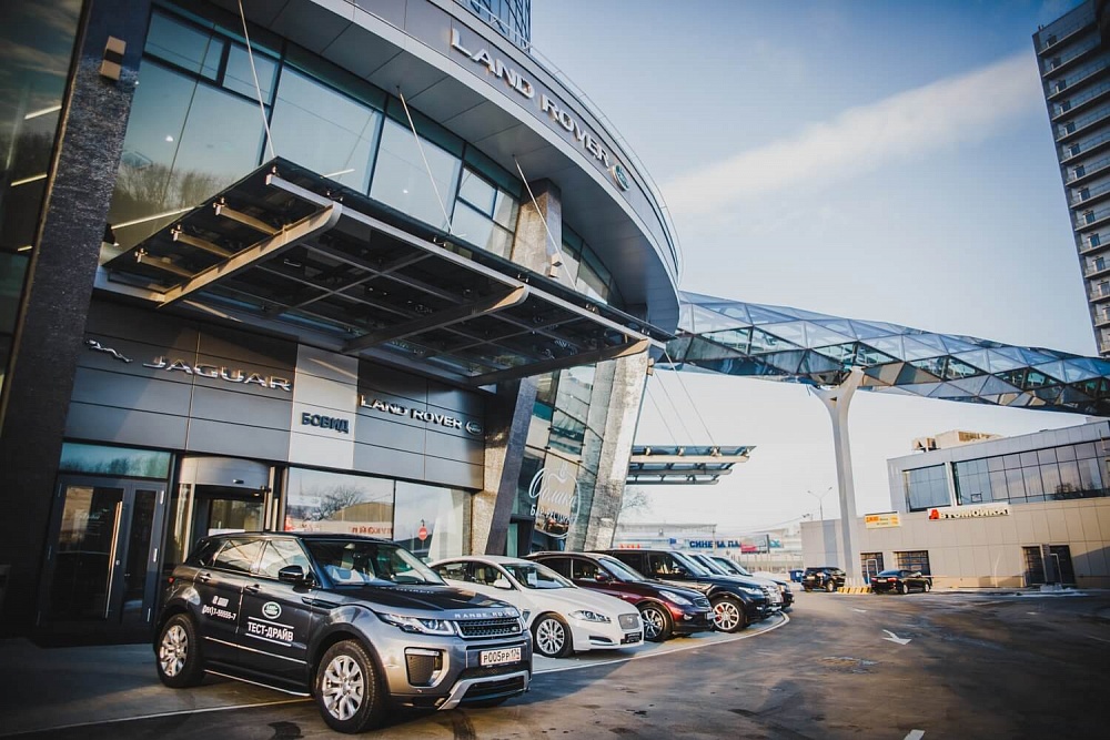 Дилерский центр JLR в Челябинске
